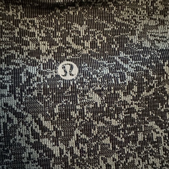 Lululemon top - Picture 2 of 2